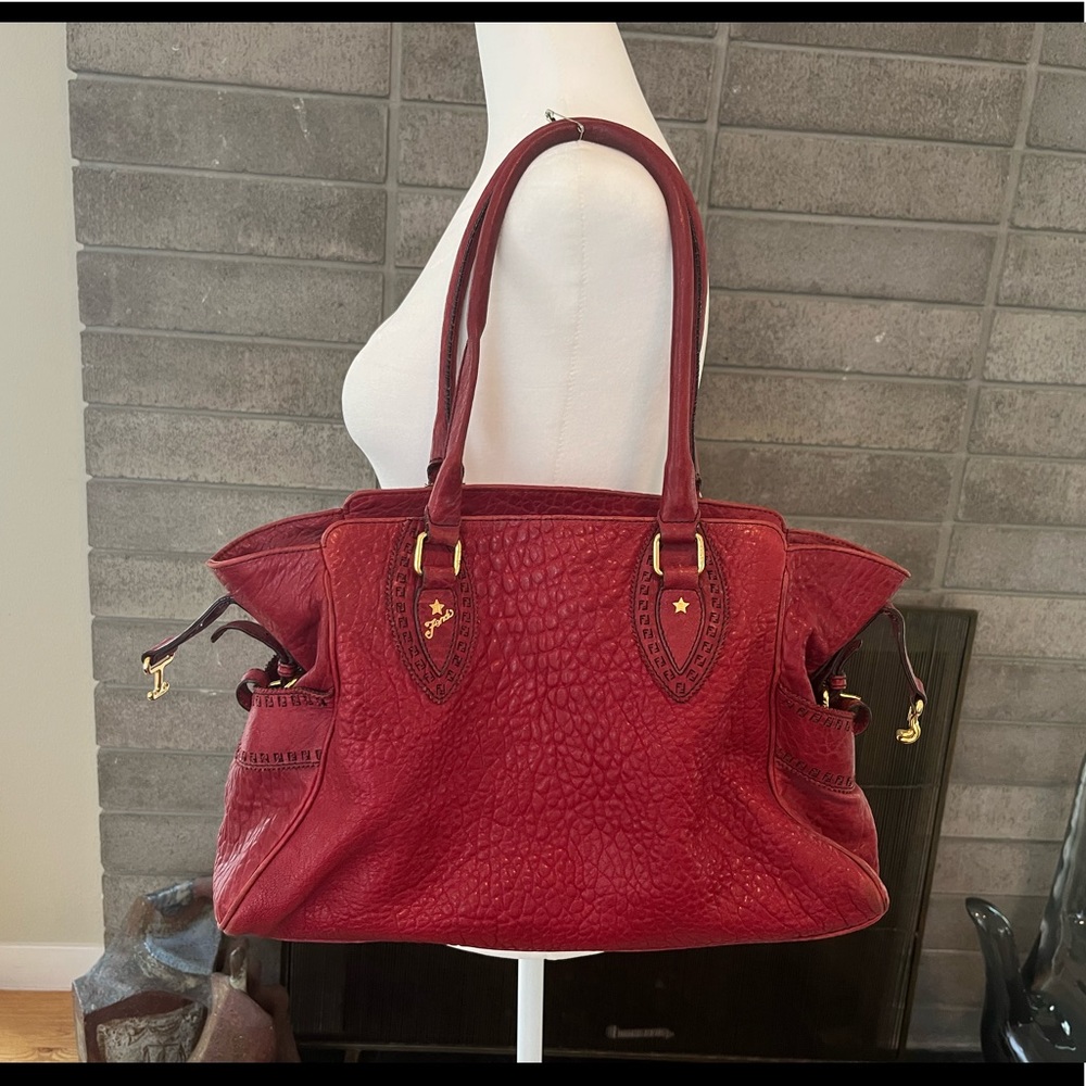 FENDI RED PEBBLED LEATHER BAG